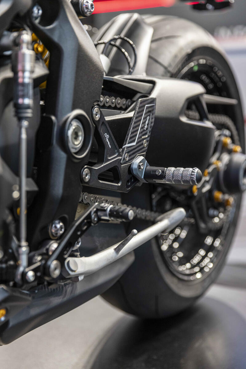 Pedane Regolabili - "R" Version per Triumph Nero